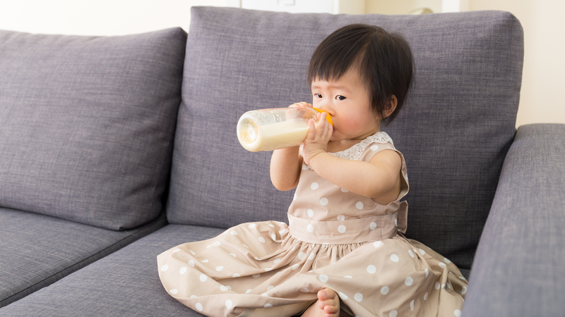 Ba mẹ nên cho bé uống ngay sau khi pha để đảm bảo chất lượng và hạn chế nguy cơ nhiễm khuẩn