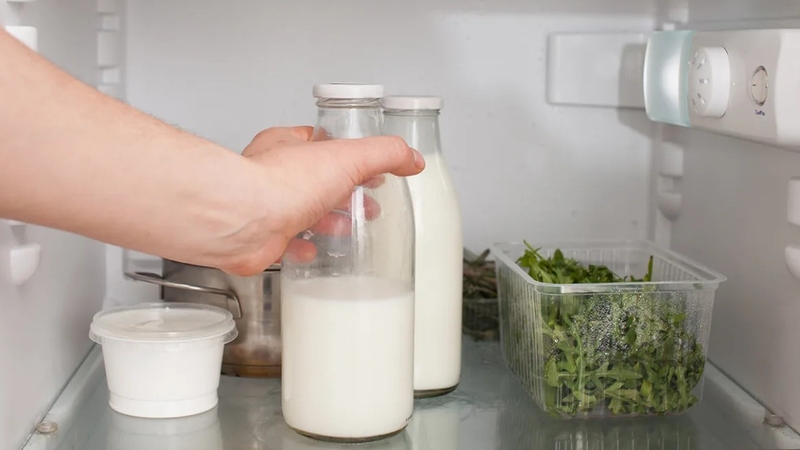 Góc hỏi đáp: Sữa hết hạn bao lâu vẫn uống được? 3