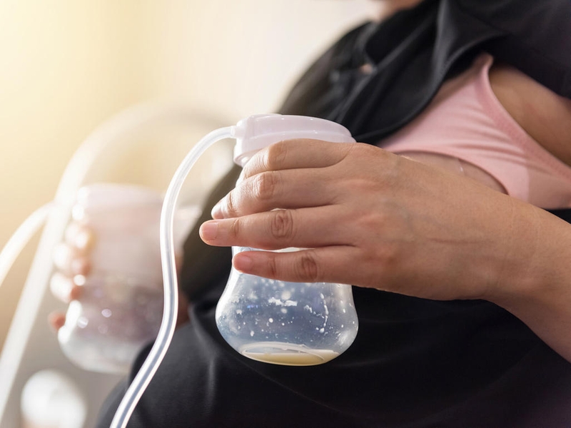 Sữa mẹ bị vón cục nguyên nhân do đâu? Làm sao xử lý? - 5