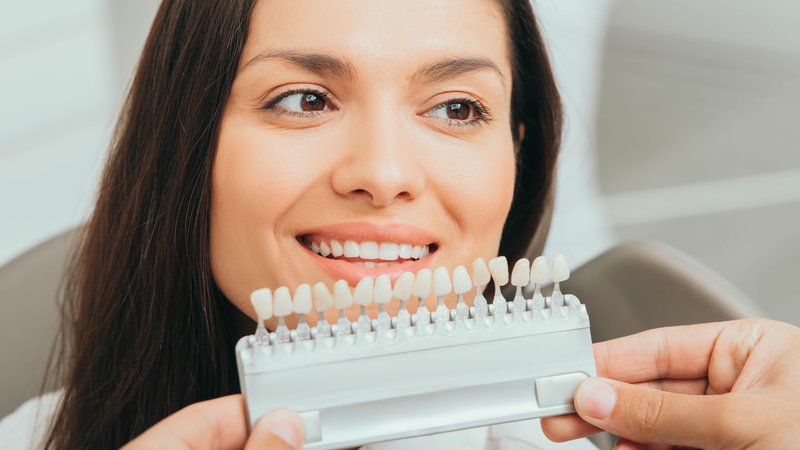 Sửa mũi xong có làm răng sứ được không? 2