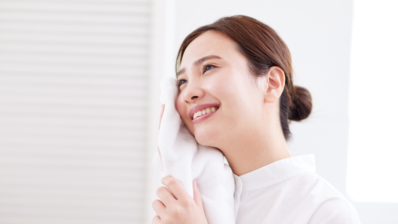 Độ pH của sữa rửa mặt ảnh hưởng trực tiếp đến lớp màng axit tự nhiên của da