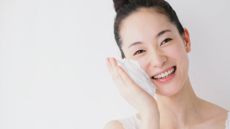 Sữa rửa mặt tạo bọt CeraVe là sản phẩm dạng gel lý tưởng để làm sạch da