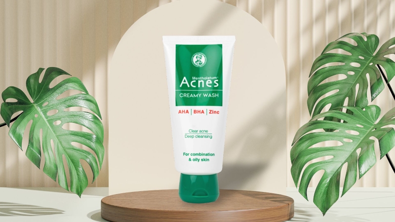 Kem rửa mặt Acnes Creamy Wash Rohto giúp rửa sạch bã nhờn, tế bào chết, bụi bẩn tận sâu lỗ chân lông