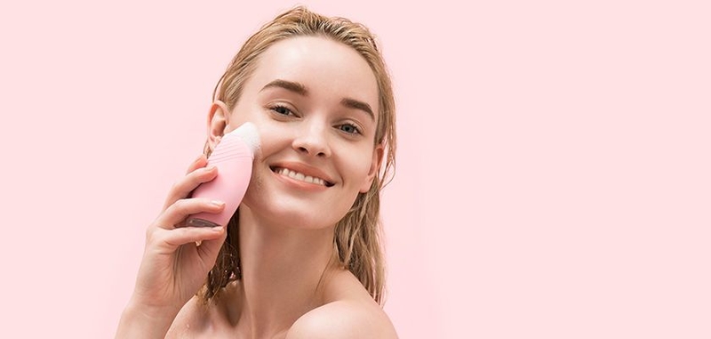 Sữa rửa mặt trắng da cho nữ có làn da sạm màu 1