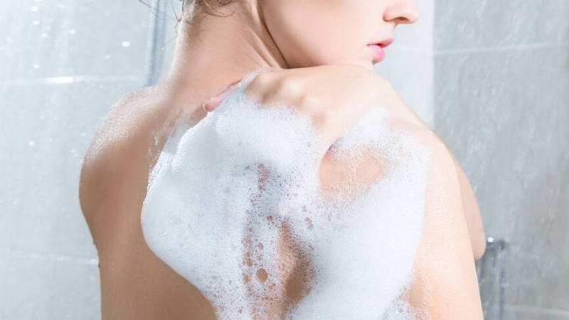 Sữa tắm giảm mụn lưng Neo Acnes tinh chất tràm trà: Trị mụn lưng hiệu quả! 3