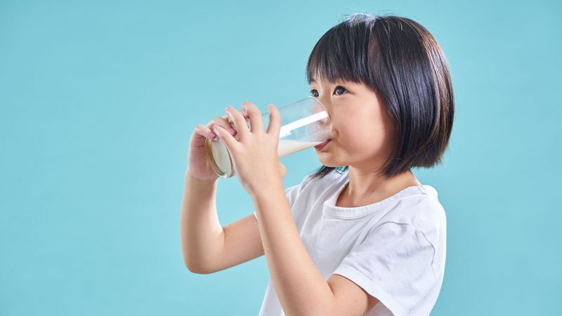 Sữa tăng cân cho bé 10 tuổi: Lưu ý và cách chọn đúng phụ huynh cần biết 3