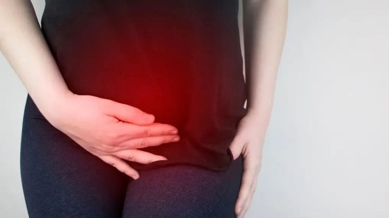 Sưng vùng kín sau sinh có thể là biểu hiện sinh lý nhưng cũng cần theo dõi các dấu hiệu bất thường