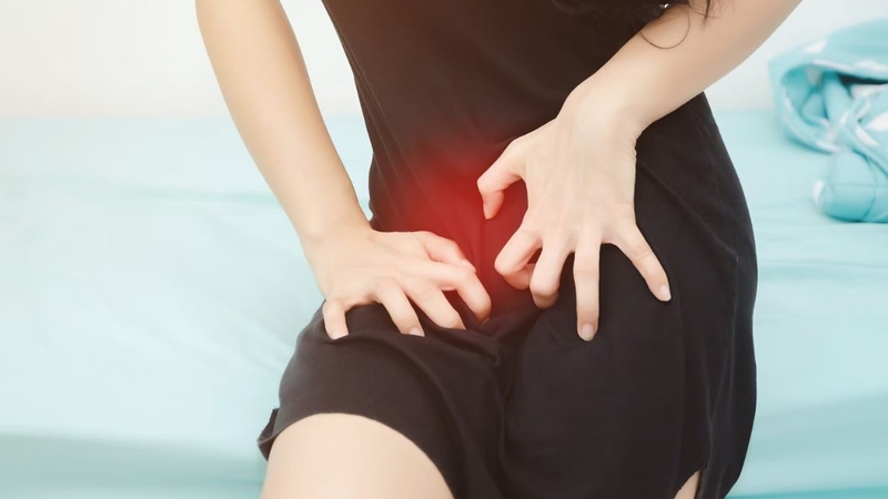 Chườm lạnh đúng cách giúp giảm sưng và giảm đau trong những ngày đầu sau sinh