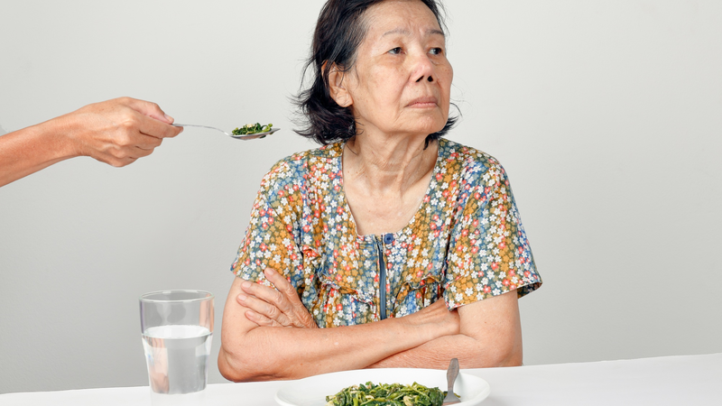 sut-can-an-kem-o-nguoi-lon-tuoi-giai-phap-dinh-duong-nao-phu-hop-1.png