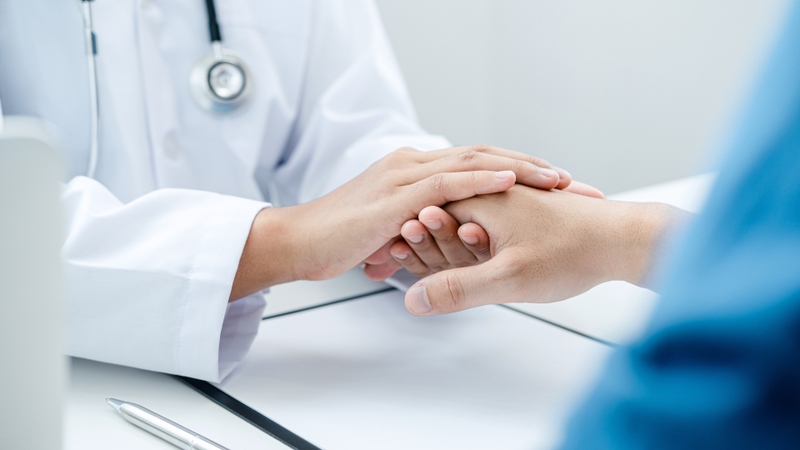 Thăm khám và xét nghiệm giúp tìm nguyên nhân gây sụt cân bất thường