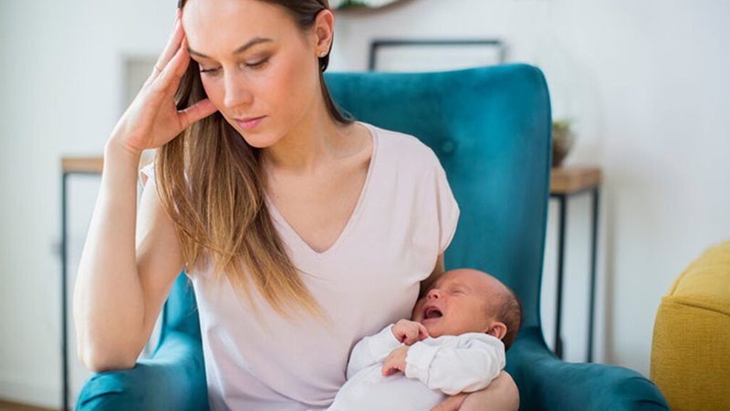 Tắc sữa, mất sữa có thể là dấu hiệu suy nhược cơ thể sau sinh