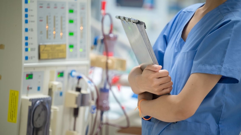 Tuân thủ lịch lọc máu, dùng thuốc và chế độ dinh dưỡng giúp giảm nguy cơ biến chứng