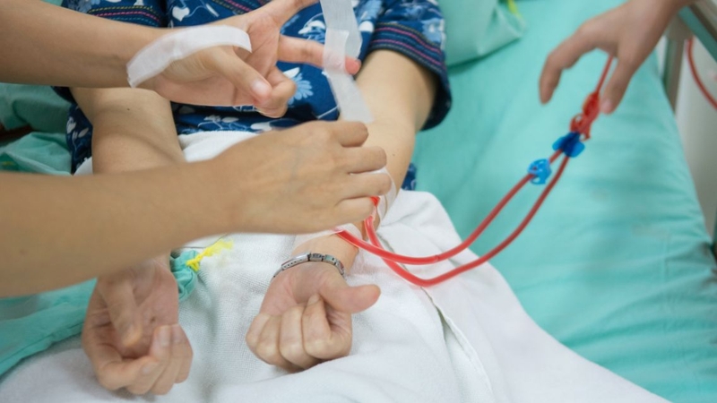Theo dõi hiệu quả điều trị và phát hiện sớm các biến chứng của suy thận mạn