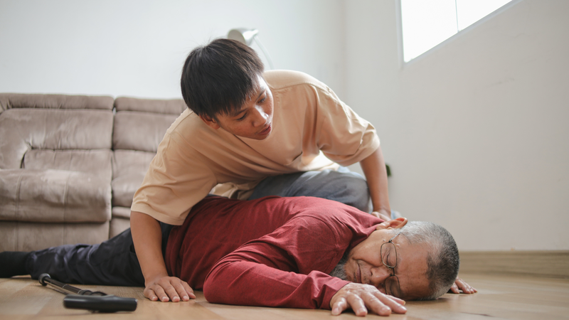 Rối loạn nhịp tim thất nghiêm trọng có thể khiến tim ngừng bơm máu hiệu quả và dẫn đến ngưng tim đột ngột