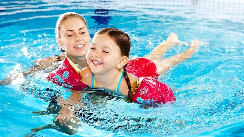 Tác dụng của bơi lội với xương khớp: Lợi ích khó tin bạn cần biết 2