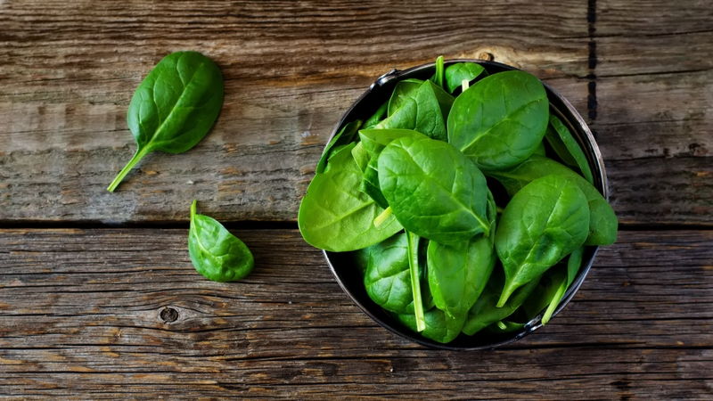 Cải bó xôi chứa oxalat tương đối cao, có thể làm tăng nguy cơ hình thành sỏi