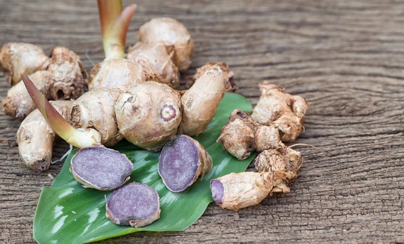 Tác dụng của nghệ đen với dạ dày? Nghệ đen và nghệ vàng loại nào chữa đau dạ dày tốt hơn? 1