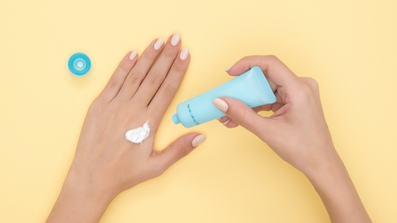 Tác dụng phụ của tretinoin là gì? Cách sử dụng tretinoin hiệu quả  1