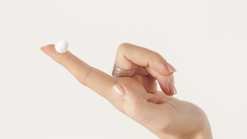 Tác dụng phụ của tretinoin là gì? Cách sử dụng tretinoin hiệu quả  3