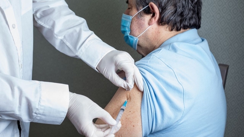 Tác dụng phụ của vắc xin: Những điều cần biết để an tâm tiêm chủng 4