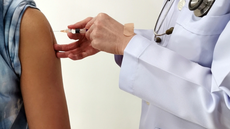 Tác dụng phụ khi tiêm phế cầu 13: Những điều cần biết trước khi tiêm vắc xin 2