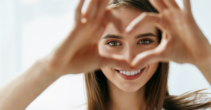 Tác dụng thần kì của việc sử dụng máy mát xa mắt FUJI PG-2404G15 có thể bạn chưa biết1