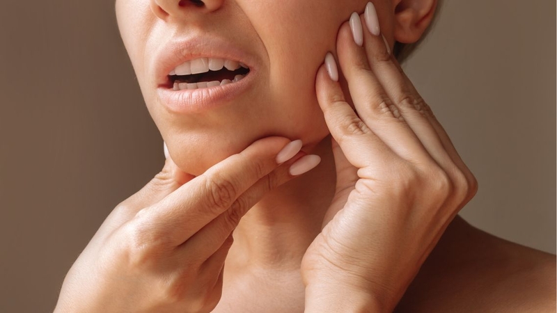 Không nên chủ quan với những&nbsp;tác hại của tiêm botox gọn hàm