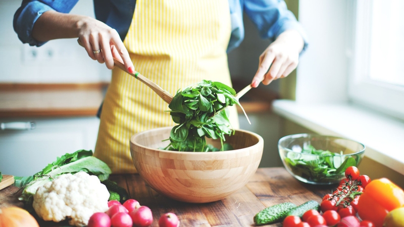 Tại sao ăn mặn lại tăng huyết áp? Nên điều chỉnh lượng muối như thế nào? 3