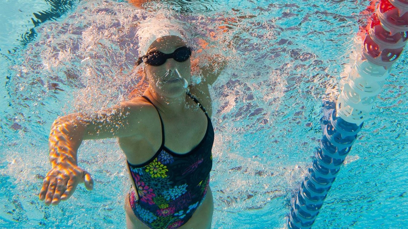 Tại sao bơi bị chìm chân? Nguyên nhân và cách khắc phục đơn giản 2