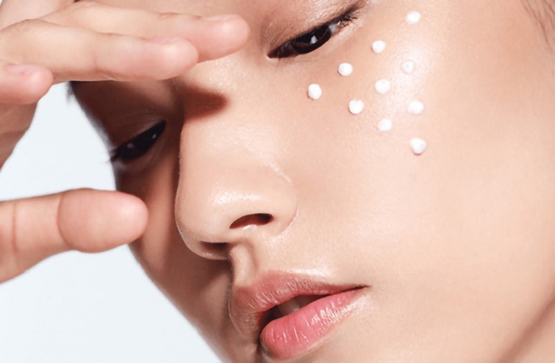 Tại sao bôi kem chống nắng Eucerin bị vón cục? Cách xử trí tình trạng này như thế nào?