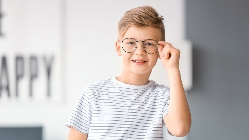 Tại sao đeo kính cận nhìn gần bị mờ? 4