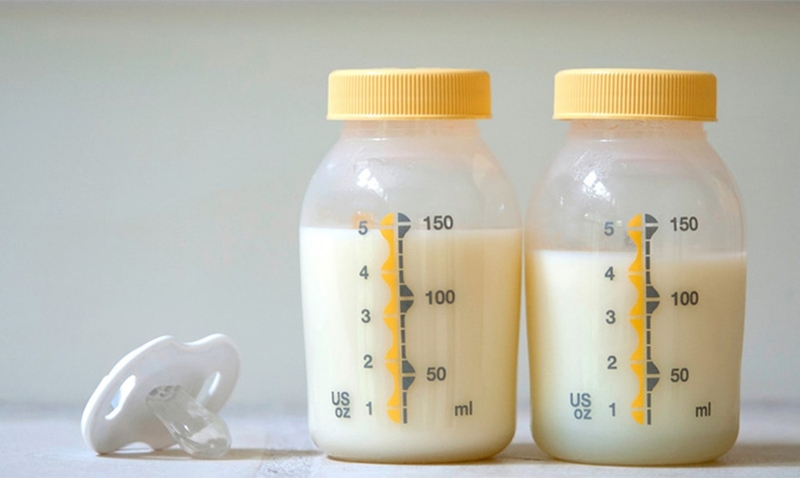 Tại sao không được đổ sữa mẹ? Cách bảo quản sữa mẹ sau khi vắt chuẩn khoa học 1