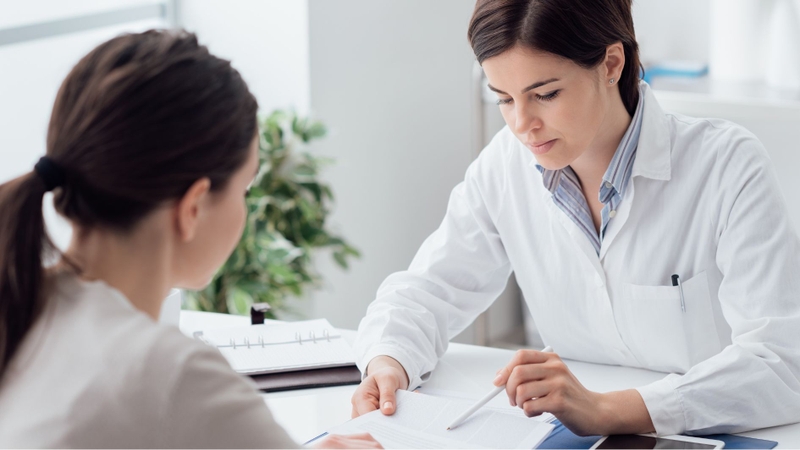 Nên thăm khám bác sĩ vì tình trạng mộng du có thể tiềm ẩn nguy cơ gây nguy hiểm