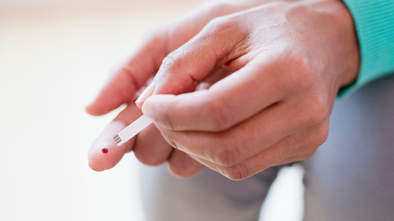 Tại sao lấy máu ở đầu ngón tay? Cách thực hiện kiểm tra đường huyết mao mạch tại nhà 1