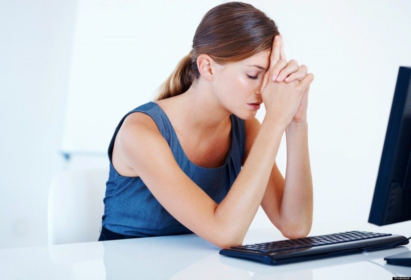 Tại sao nhân viên văn phòng thường xuyên bị khô mắt?