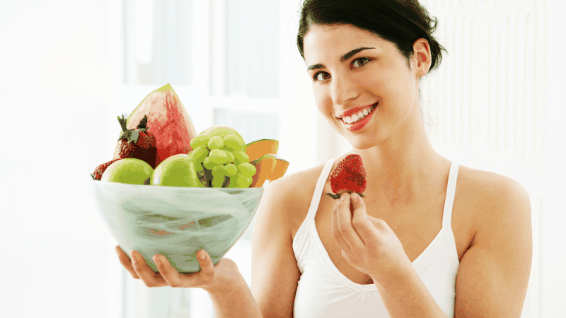 Bổ sung rau xanh và trái cây thường xuyên để hỗ trợ sức khỏe
