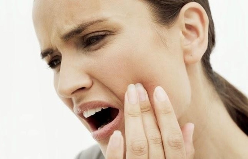 Tại sao sáng ngủ dậy bị đau quai hàm?1