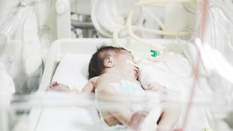 Trẻ có thể cần can thiệp sau sinh nếu bị thận ứ nước nặng