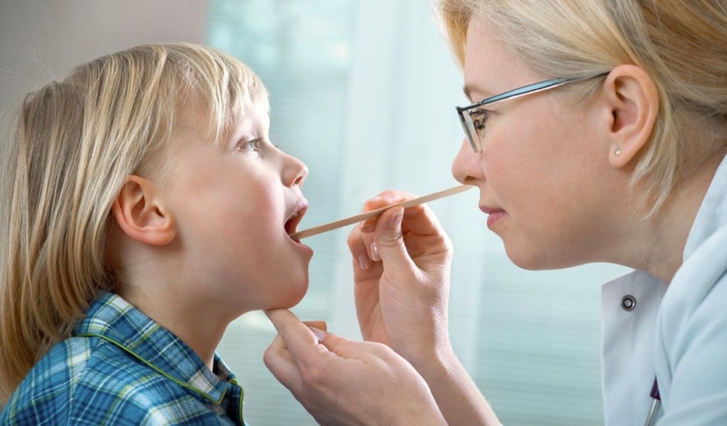 Tại sao trẻ hay bị viêm họng tái đi tái lại? Cách ngăn ngừa tái phát? 2