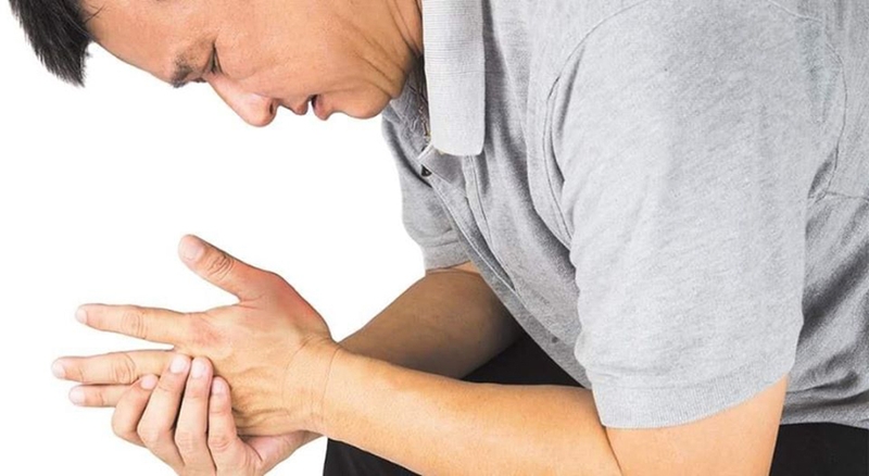 Tại sao uống rượu bị đau khớp tay 2