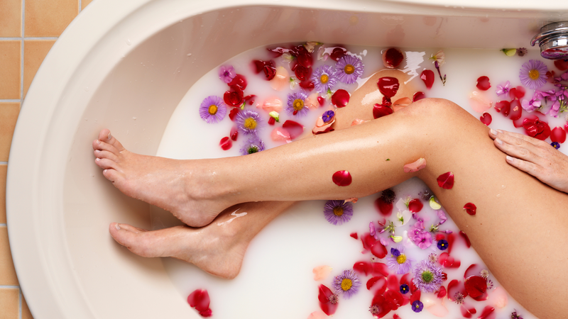 Tắm bằng sữa tươi không đường mang đến nhiều lợi ích cho làn da