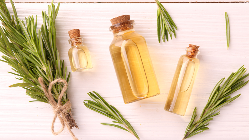 Cha mẹ nên sử dụng tinh dầu tràm một cách thận trọng và tham khảo ý kiến bác sĩ khi cần thiết