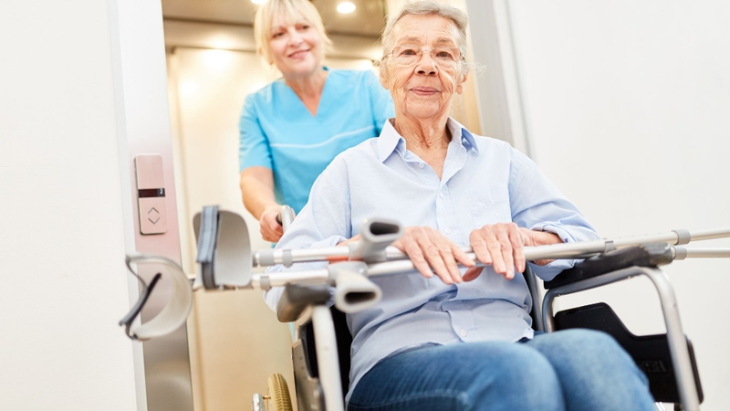 Dấu hiệu tắm đêm đột quỵ​​ và những tác hại của tắm đêm 6