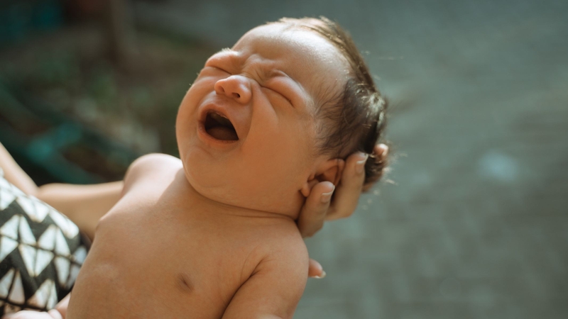 Tắm nắng cho trẻ sơ sinh mang lại lợi ích gì?