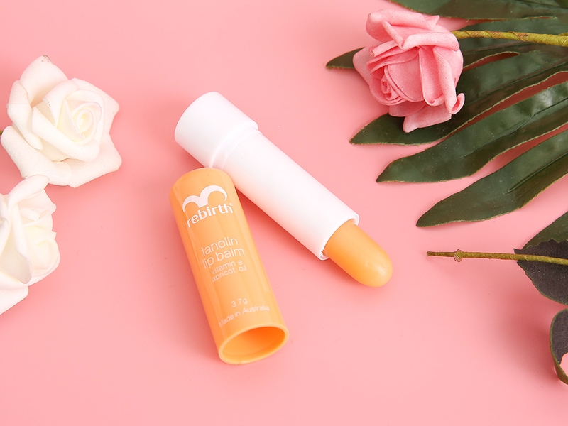 Tầm quan trọng của việc sử dụng son dưỡng chống nắng