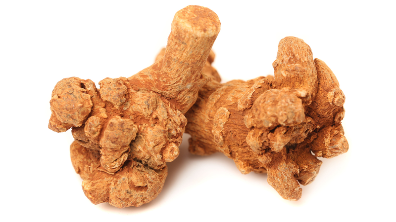 Tam thất có tính bình, giúp thanh nhiệt và hỗ trợ quá trình đào thải độc tố