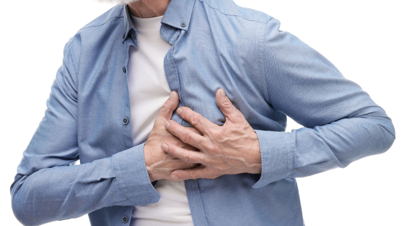 Suy tim phải xảy ra khi thất phải không bơm máu hiệu quả, gây ứ máu tĩnh mạch