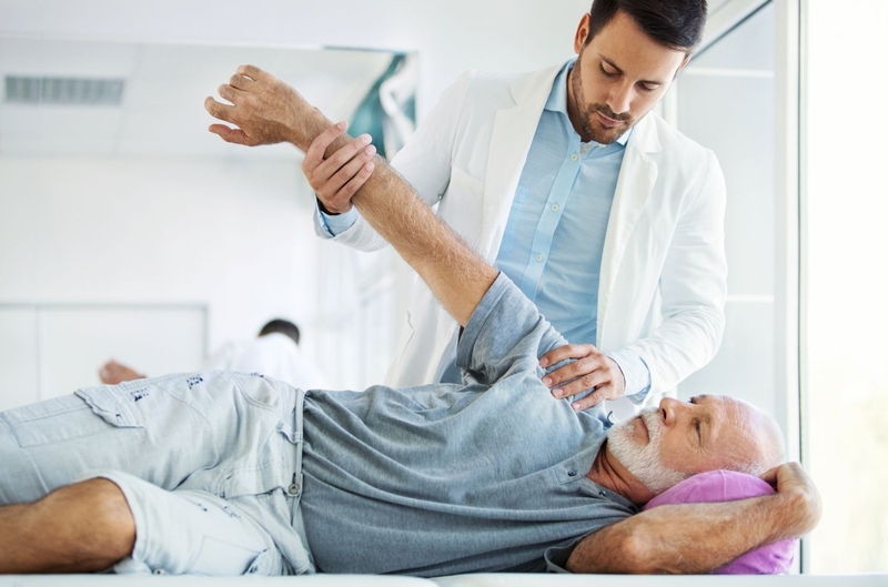 Tầm vận động khớp vai là gì? Phương pháp khám và những vấn đề cần chú ý 2