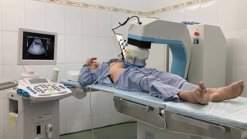 tan-soi-bang-song-xung-kich-phuong-phap-dieu-tri-cho-nguoi-bi-soi 1