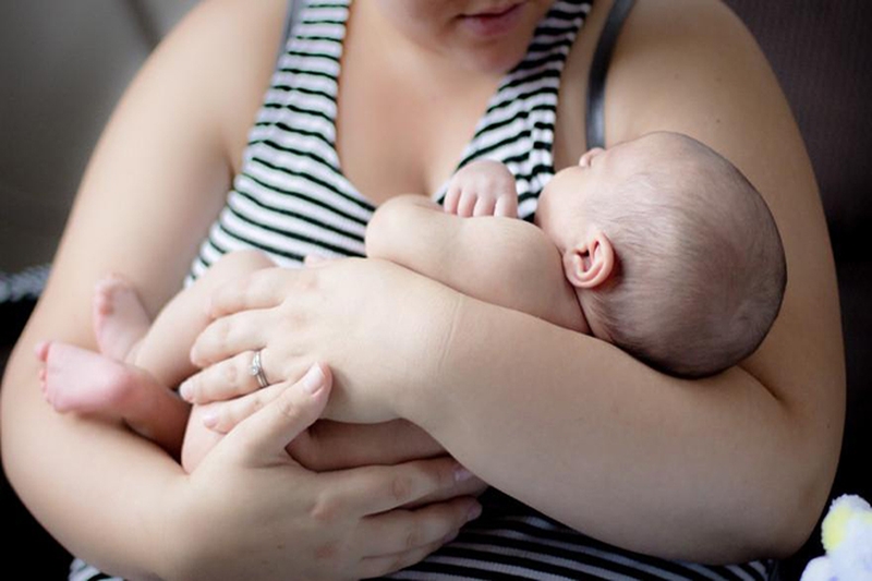 Tình trạng mất ngủ, stress nhiều cũng có thể khiến cơ thể bị tăng cân mất kiểm soát